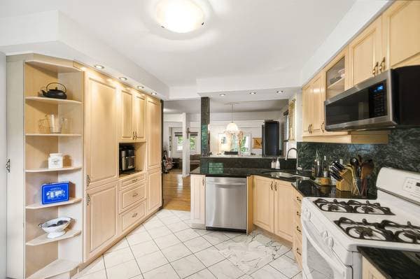 27 Rue des Capucines, Gatineau (Hull) — photo 2