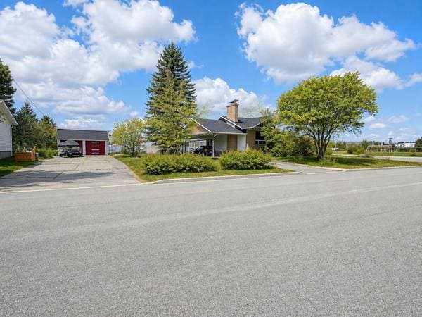 501 7e Avenue, Malartic — photo 1