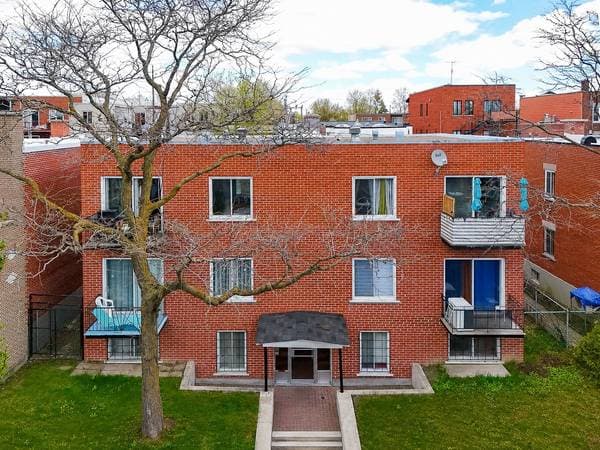 plex — 9259 Rue Berri, Montréal (Ahuntsic-Cartierville)
