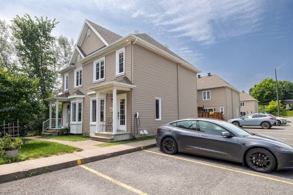 ,  — photo 2
