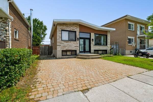 631 74e Avenue, Laval (Chomedey) — photo 1