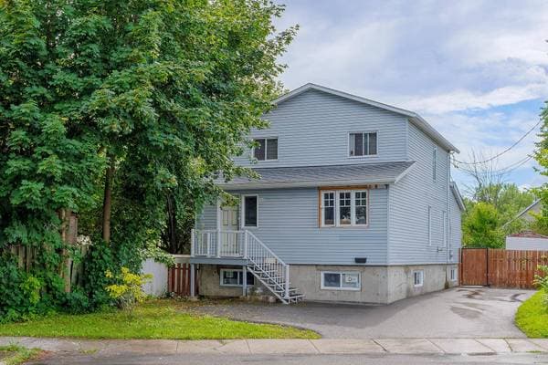 1050 Boul. Arthur-Sauvé, Laval (Laval-Ouest) — photo 1