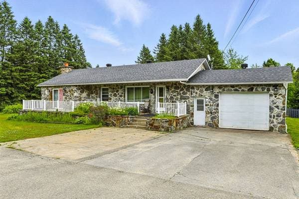 15 Rue Principale, Chénéville — photo 1