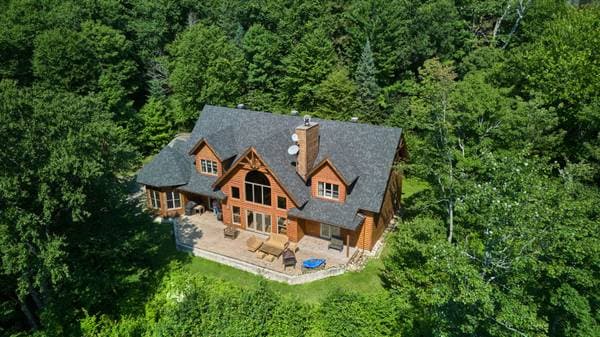 cottage — 40 Ch. du Premier-de-Cordée, Lac-Supérieur