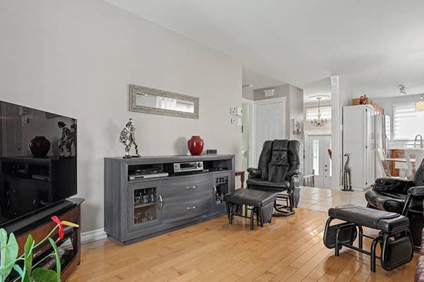 6679 Rue des Bourraches, Québec (les Rivières) — photo 5