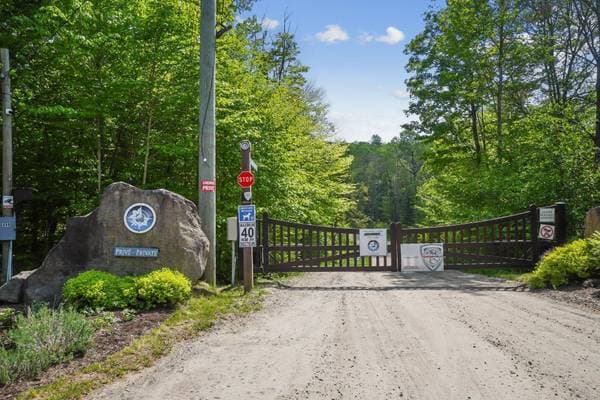 23 Ch. du Trappeur, Mont-Tremblant — photo 1