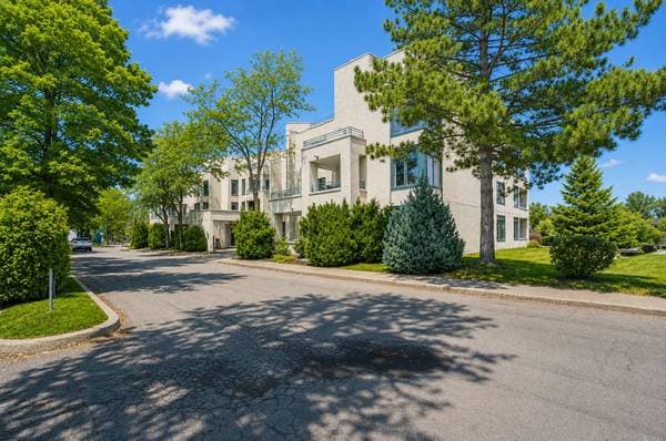 condo — 162 Rue des Trésors-de-l'Île #202, Charlemagne