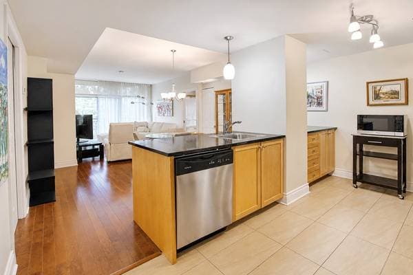 25 Prom. des Îles #306, Laval (Chomedey) — photo 3