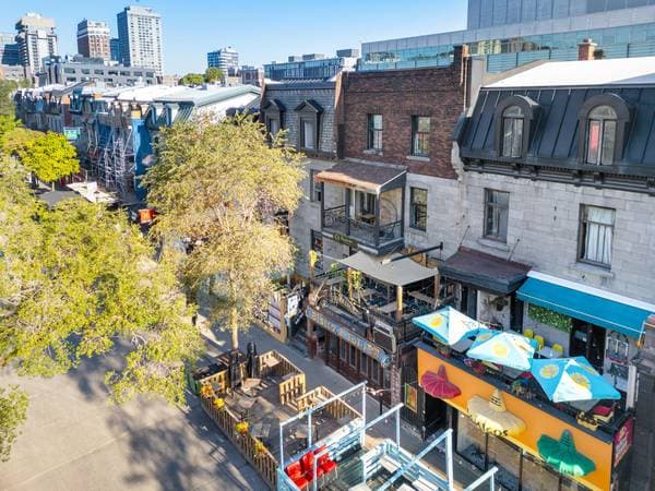 1633 Rue St-Denis, Montréal (Ville-Marie) — photo 1