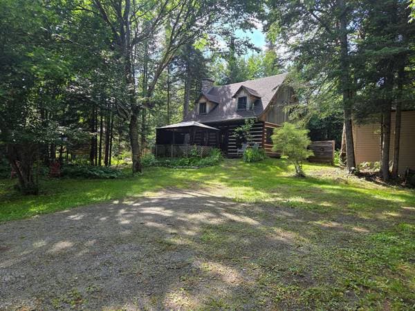 house — 24 Ch. du Colibri, Val-des-Lacs