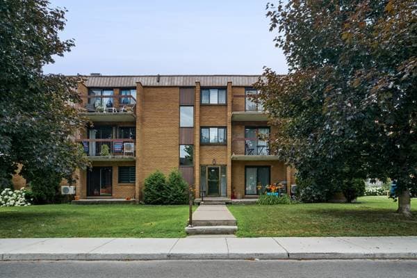 condo — 144 Rue Landry #202, Saint-Eustache