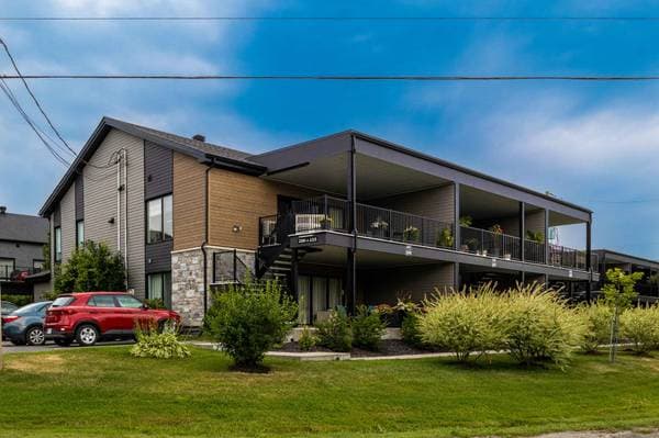 2211 Place du Village, Magog — photo 1