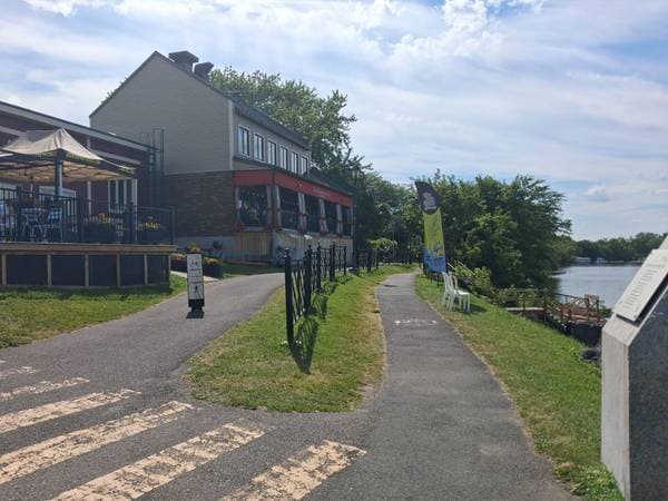 1717 Av. Bourgogne, Chambly — photo 12