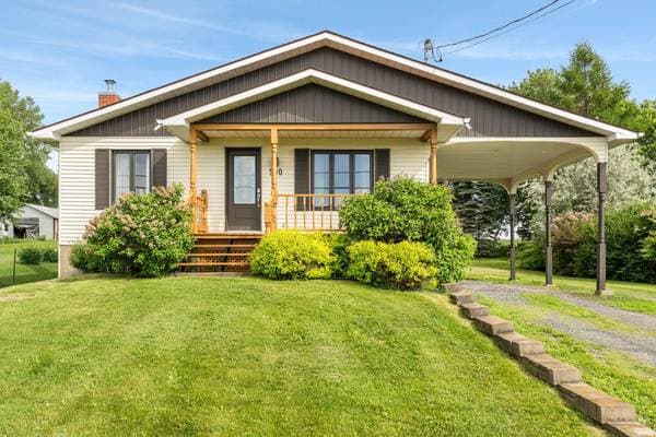 house — 500 Route Marie-Victorin, Baie-du-Febvre