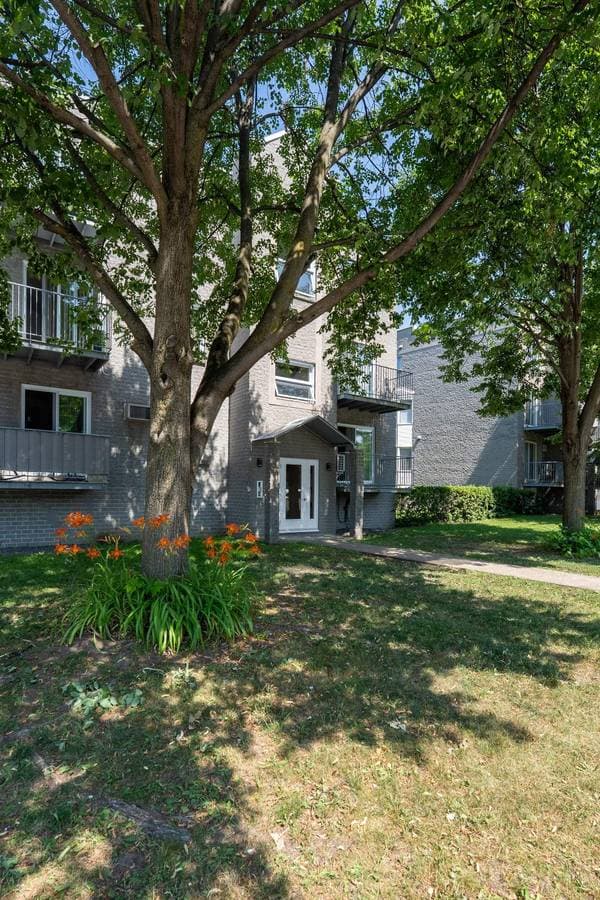 7081 Rue St-Zotique E. #201, Montréal (Anjou) — photo 1