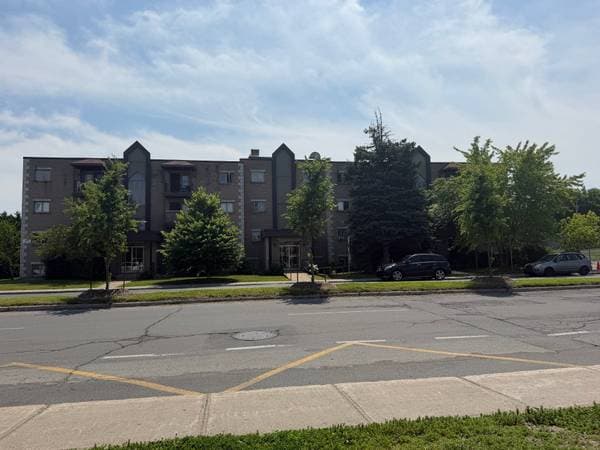 house — 250 15e Rue #202, Laval (Laval-des-Rapides)