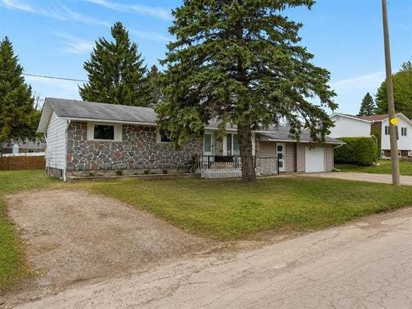 587Z Rue Maclaren E., Gatineau (Buckingham) — photo 2