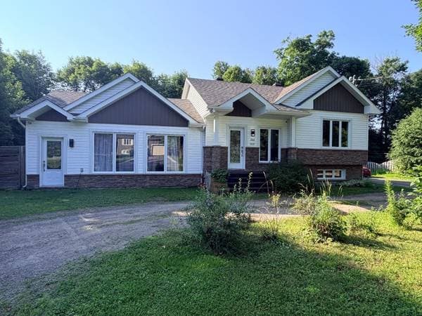 house — 2869 Rue Godard, Sainte-Sophie