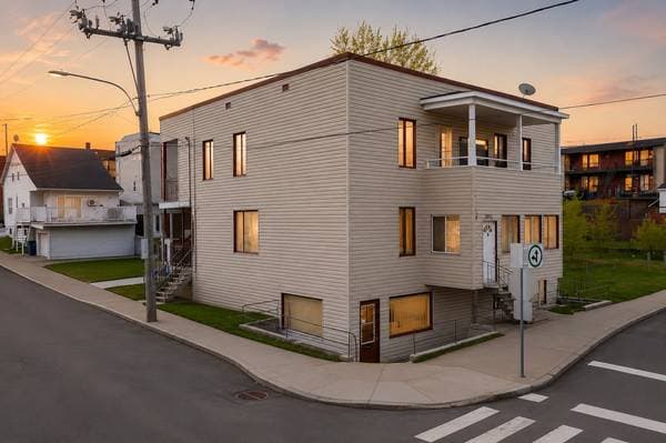 plex — 2584 -2594 Av. St-Marc, Shawinigan