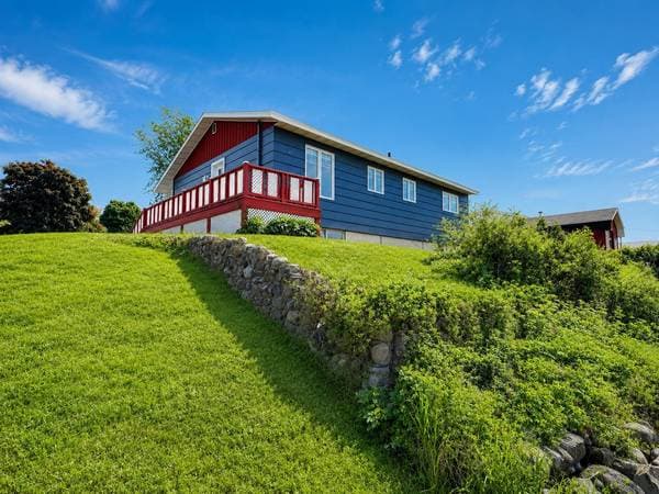 78 Av. Lévis, Mont-Joli — photo 2