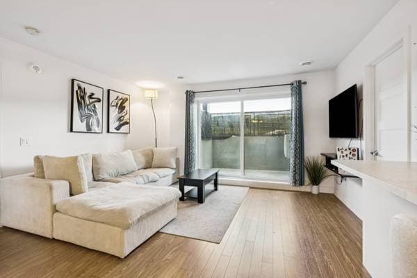 10065 Rue de l'Épervier #104, Mirabel — photo 1