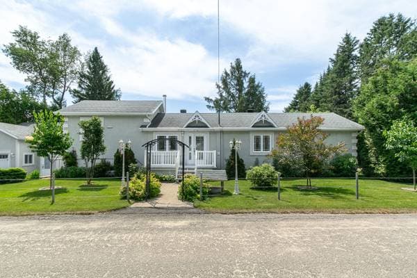 135 3e avenue Loyer, Saint-Calixte — photo 4