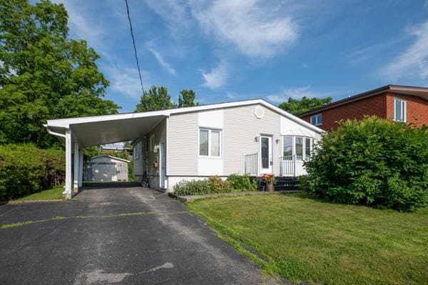house — 1120 Rue Genest, Sherbrooke (les Nations)