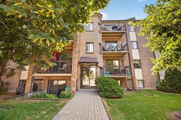 house — 2335 Boul. Gaétan-Boucher #302, Longueuil (Saint-Hubert)