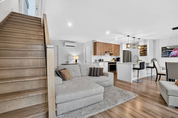 58A Av. Legrand, Laval (Laval-des-Rapides) — photo 1