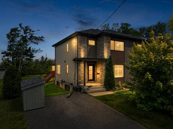 house — 1214 Rue Laurentide, Magog