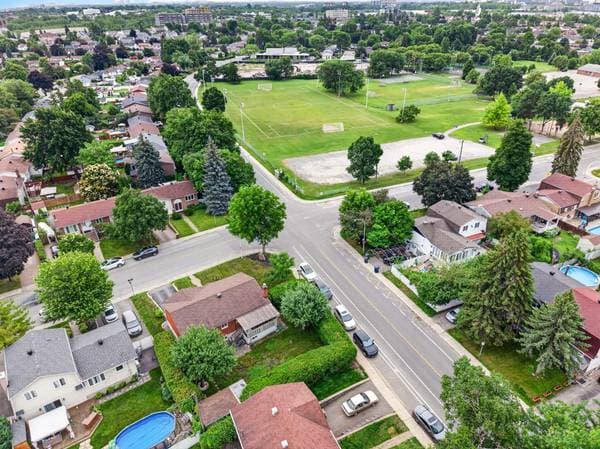 245 Rue Richard, Laval (Chomedey) — photo 44