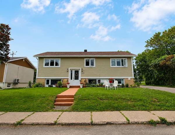 plex — 109 -109A Av. de Petite-Rochelle, Bonaventure