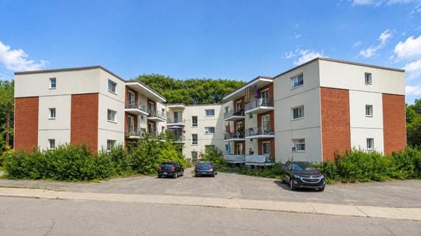 2080 -2090 Boul. Cardinal-Villeneuve, Québec (la Cité-Limoilou) — photo 1