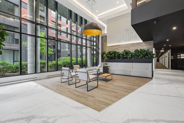 42 Rue du Square-Sir-George-Étienne-Cartier #601, Montréal (le Sud-Ouest) — photo 2