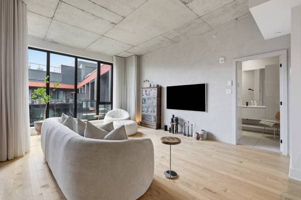 42 Rue du Square-Sir-George-Étienne-Cartier #601, Montréal (le Sud-Ouest) — photo 4