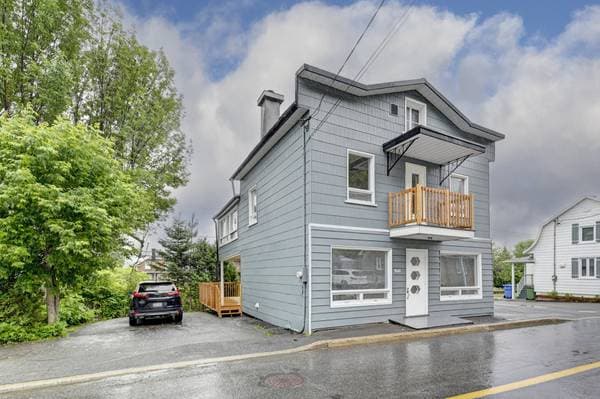 9548 Av. Royale, Sainte-Anne-de-Beaupré — photo 1