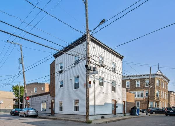 plex — 383 -385 Rue St-Sauveur, Québec (la Cité-Limoilou)