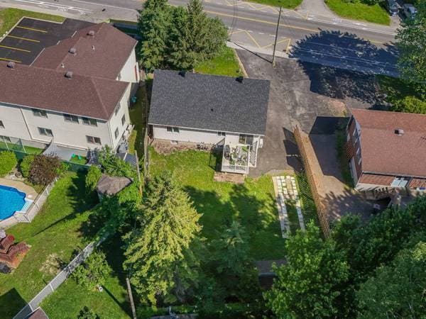 4200 Boul. Ste-Rose, Laval (Fabreville) — photo 29