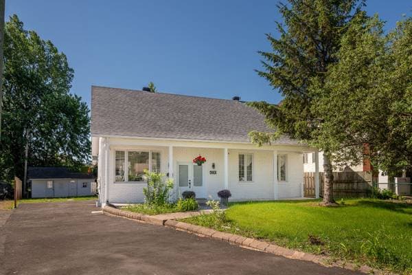 4200 Boul. Ste-Rose, Laval (Fabreville) — photo 32