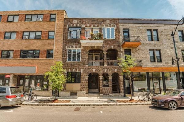 4564 -4570 Rue Ste-Catherine E., Montréal (Mercier/Hochelaga-Maisonneuve) — photo 1