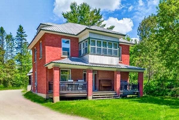 6 Ch. du Lac-Cayamant, Gracefield — photo 1
