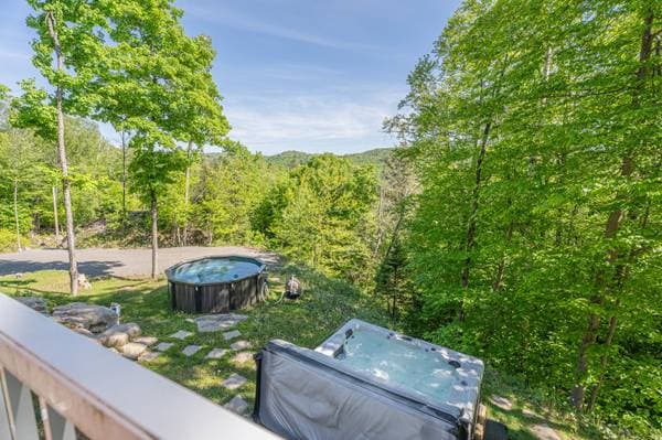 570 Ch. de Mont-Rolland, Saint-Hippolyte — photo 37