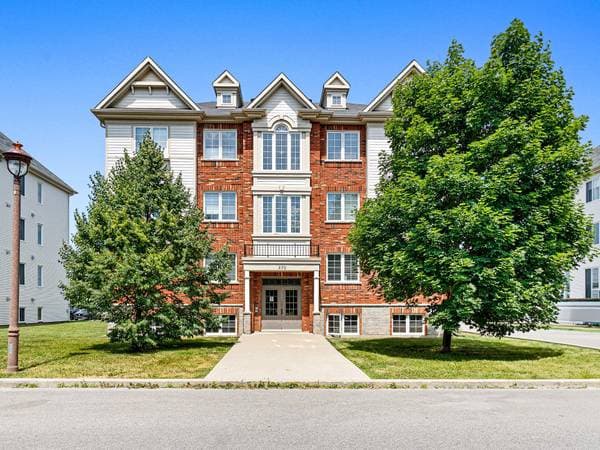 house — 370 Rue Sylvio-Mantha #001, Vaudreuil-Dorion