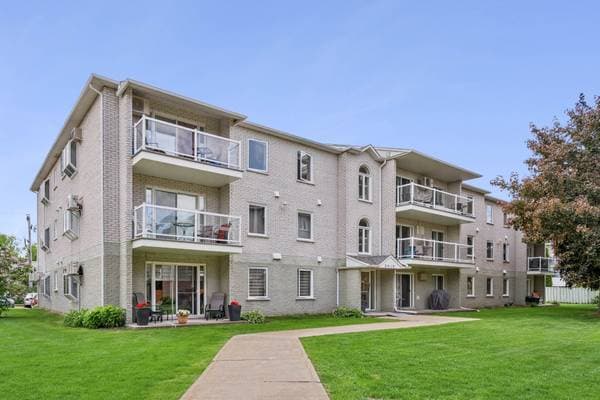 condo — 2410 Rue Henriette-Céré #301, Longueuil (Saint-Hubert)