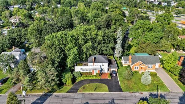 house — 22 Av. Coolbreeze, Pointe-Claire