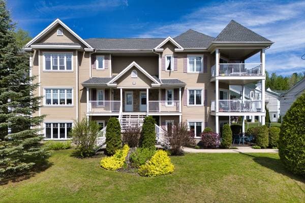 condo — 66 Rue Desjardins #1, Magog