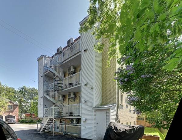 854 Av. Victoria, Saint-Lambert — photo 14