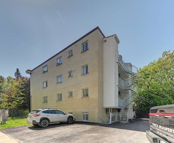 854 Av. Victoria, Saint-Lambert — photo 15
