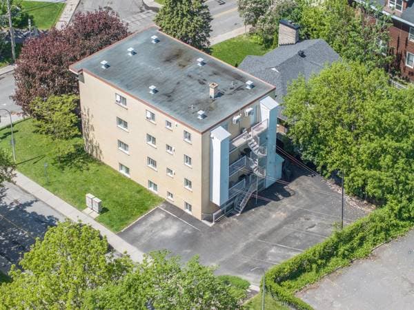 854 Av. Victoria, Saint-Lambert — photo 5