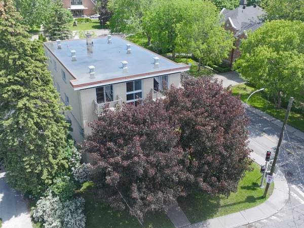 854 Av. Victoria, Saint-Lambert — photo 51